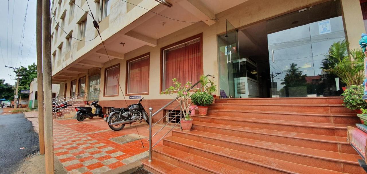 Hotel Balaji Inn タンジャーヴール エクステリア 写真